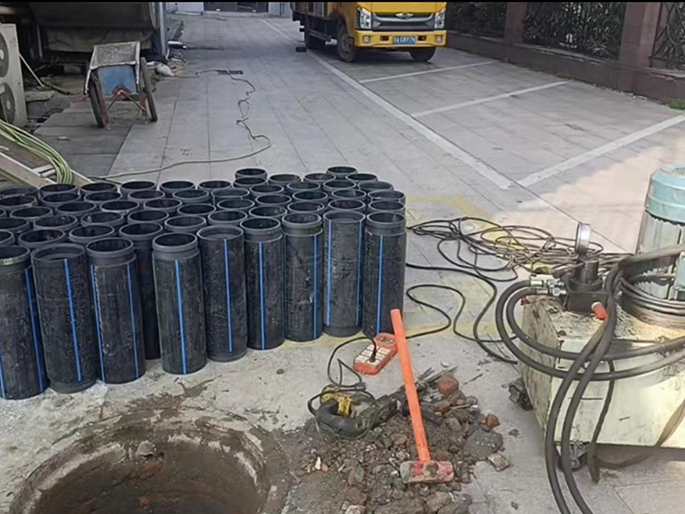 万载PE置换管厂家 DN315置换管 非开挖管短管置换